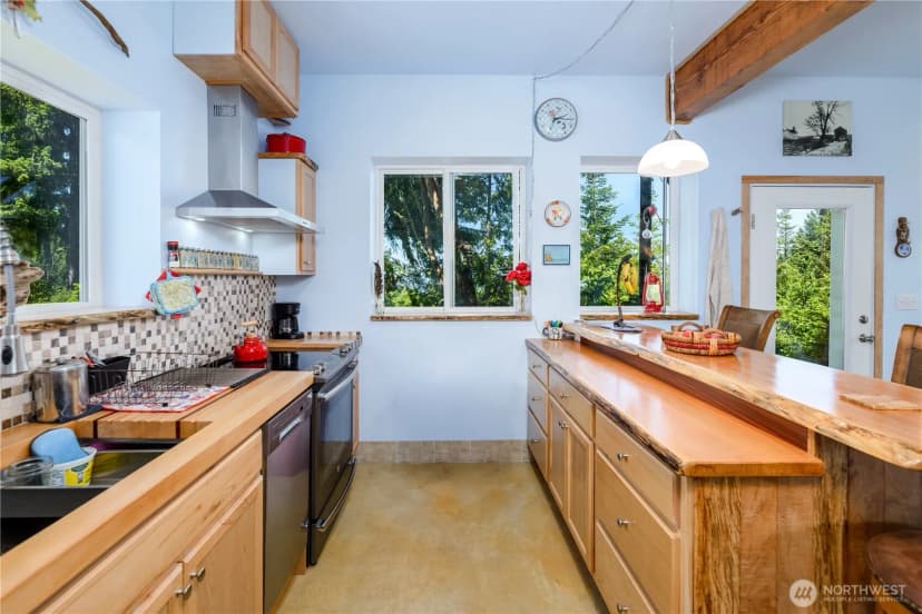 Property photo for 1648 Township Line Road, Port Angeles photo 9
