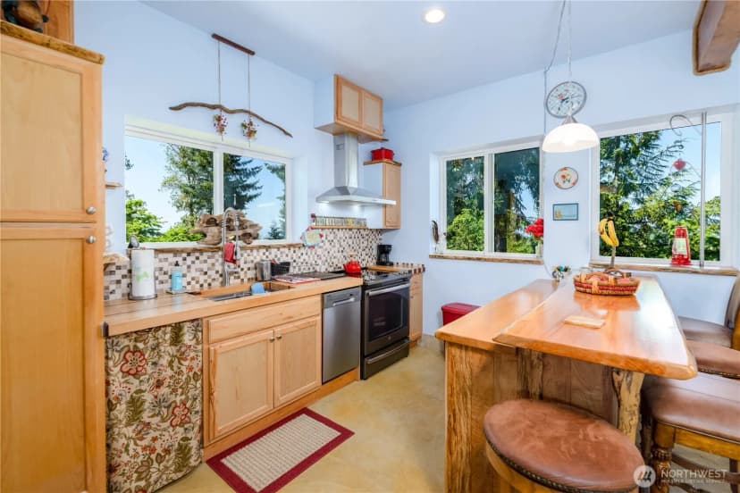 Property photo for 1648 Township Line Road, Port Angeles photo 8
