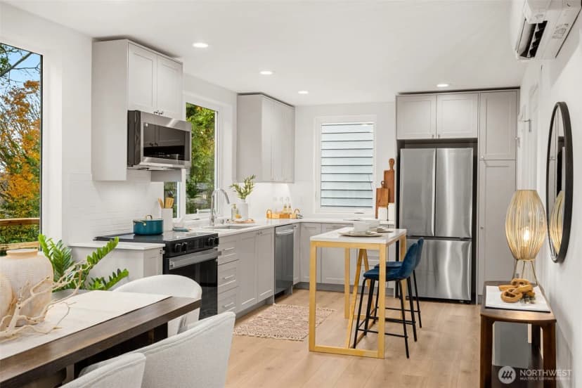 Property photo for 4411 21st Avenue Sw, Seattle photo 11