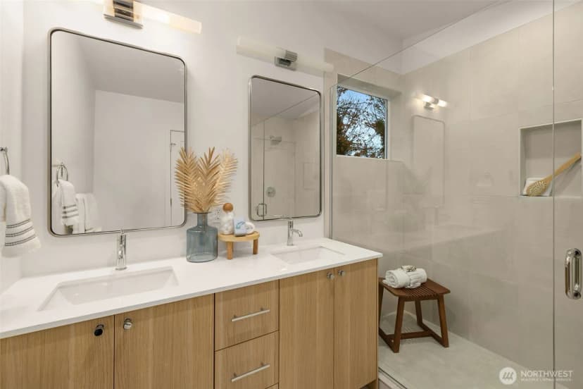 Property photo for 4411 21st Avenue Sw, Seattle photo 16