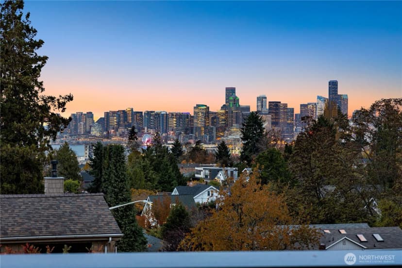 Property photo for 4411 21st Avenue Sw, Seattle photo 2