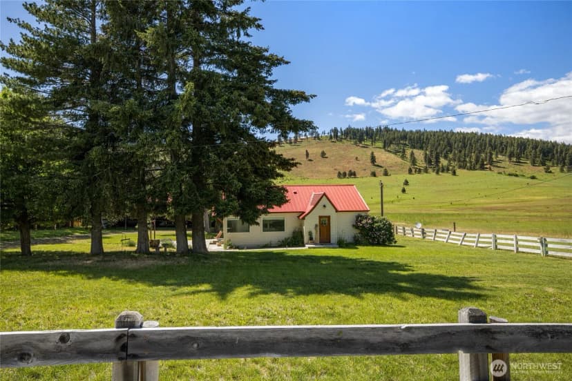 Property photo for 1371 Bettas Road, Cle Elum photo 5