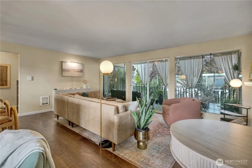 Property photo for 10430 Gravelly Lake Drive Sw #33, Lakewood photo 2