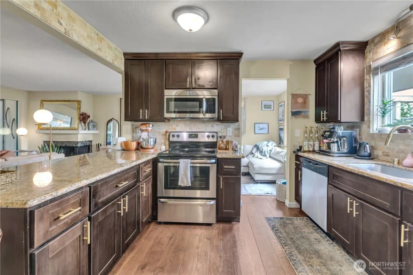 Property photo for 10430 Gravelly Lake Drive Sw #33, Lakewood photo 6