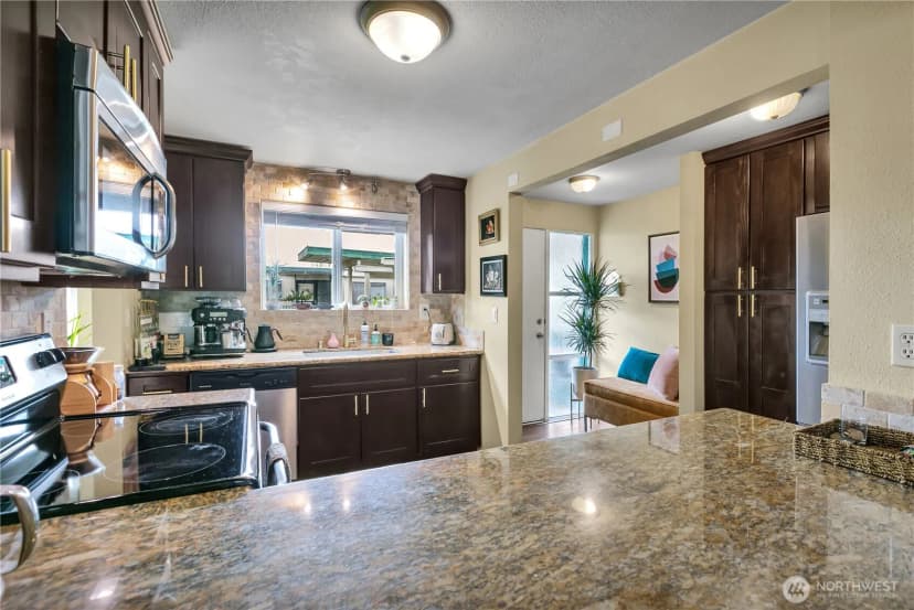 Property photo for 10430 Gravelly Lake Drive Sw #33, Lakewood photo 9