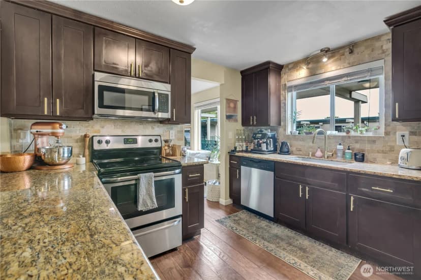 Property photo for 10430 Gravelly Lake Drive Sw #33, Lakewood photo 7