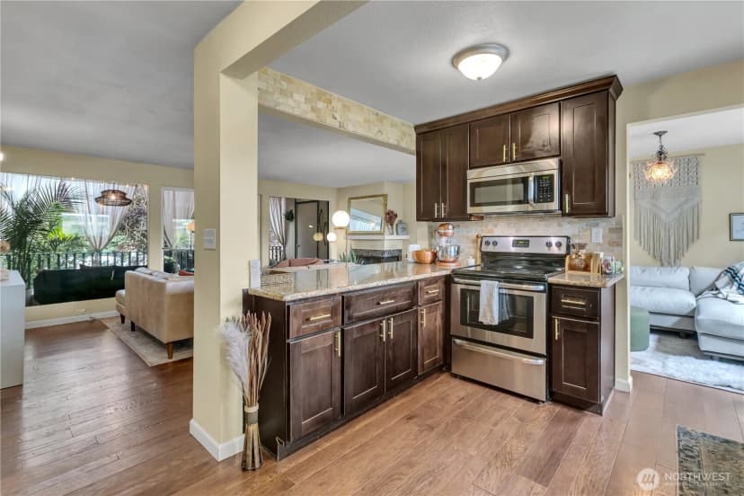 Property photo for 10430 Gravelly Lake Drive Sw #33, Lakewood photo 3
