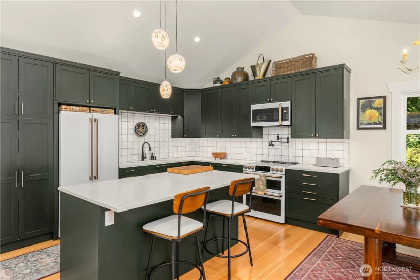 Property photo for 14268 N Madison Avenue Ne, Bainbridge Island photo 9