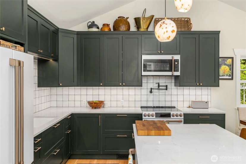 Property photo for 14268 N Madison Avenue Ne, Bainbridge Island photo 8