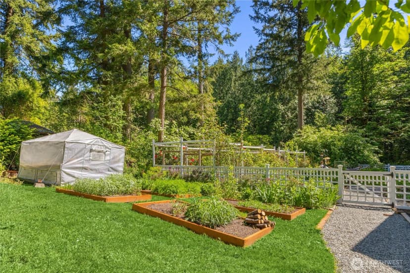 Property photo for 14268 N Madison Avenue Ne, Bainbridge Island photo 29