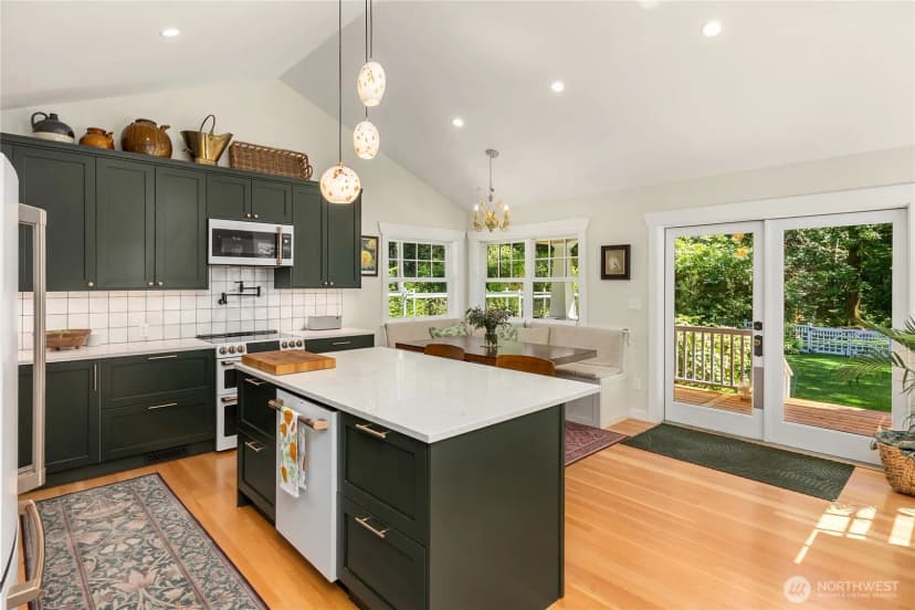 Property photo for 14268 N Madison Avenue Ne, Bainbridge Island photo 6