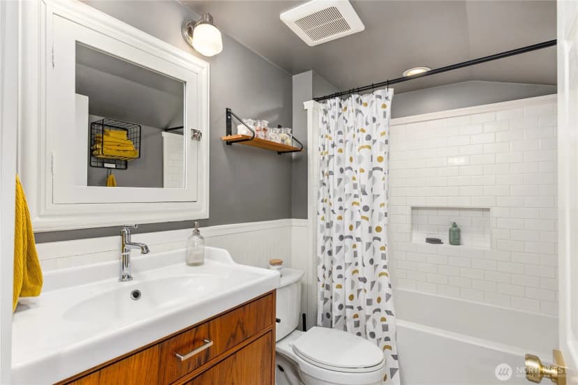 Property photo for 14268 N Madison Avenue Ne, Bainbridge Island photo 20