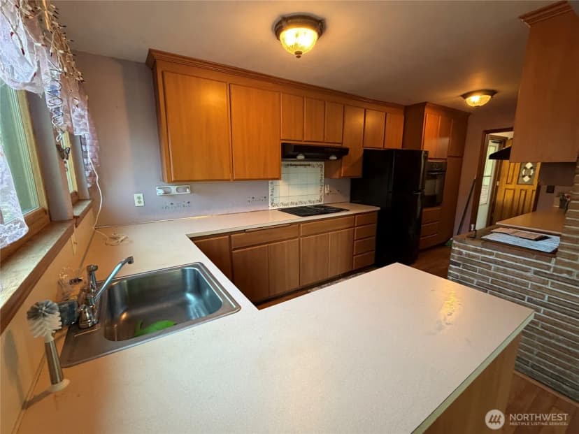 Property photo for 7949 20th Avenue Sw, Seattle photo 9