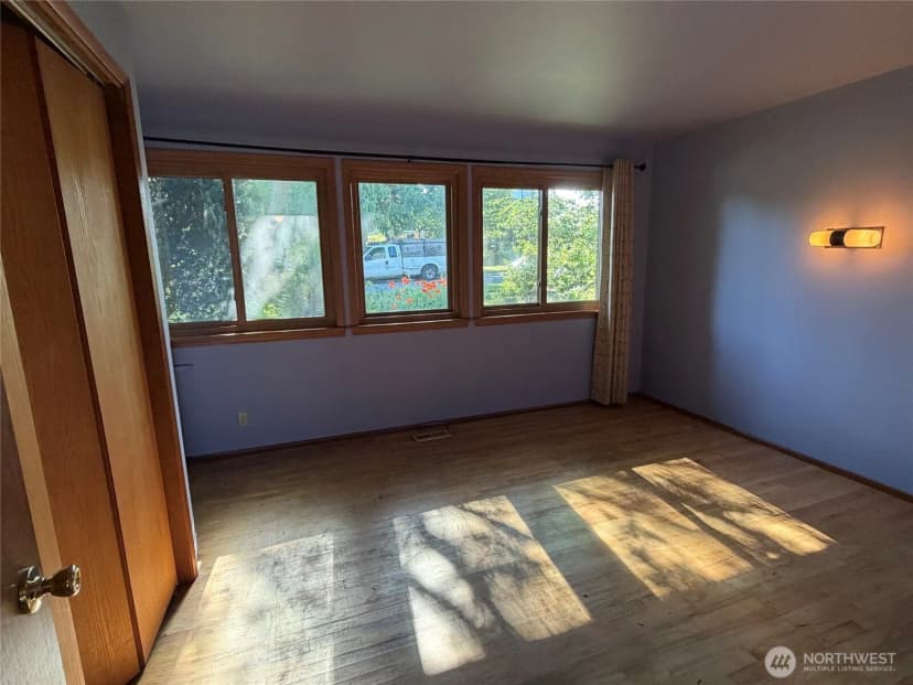 Property photo for 7949 20th Avenue Sw, Seattle photo 12