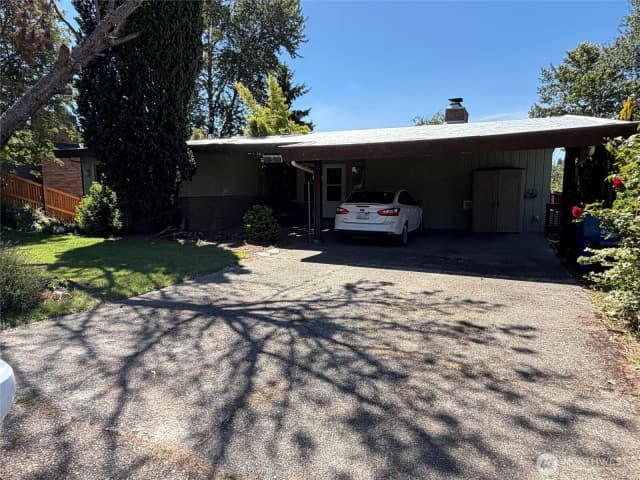 Property photo for 7949 20th Avenue Sw, Seattle photo 2