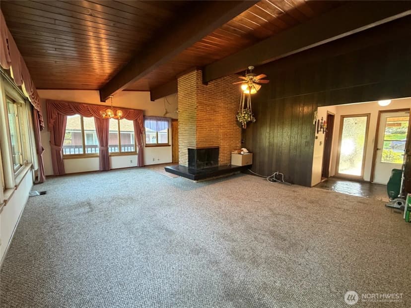 Property photo for 7949 20th Avenue Sw, Seattle photo 4