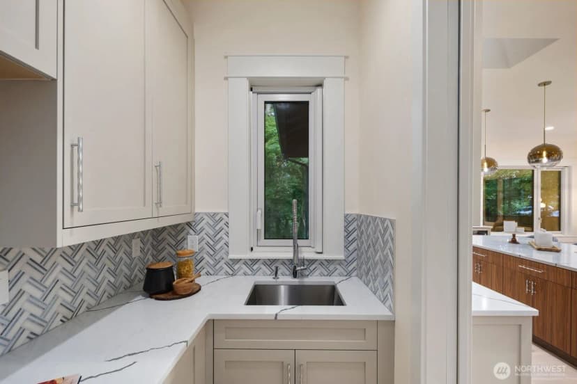 Property photo for 1322 165th Avenue Ne, Bellevue photo 13