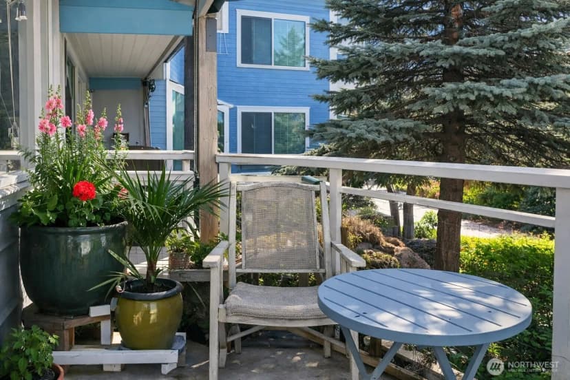 Property photo for 6920 California Avenue Sw #11, Seattle photo 32