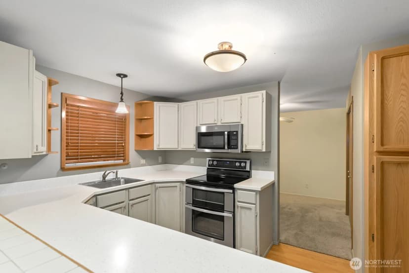 Property photo for 6920 California Avenue Sw #11, Seattle photo 14