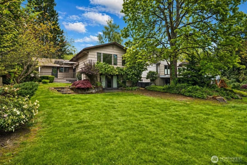 Property photo for 7611 Ne 8th Street, Medina