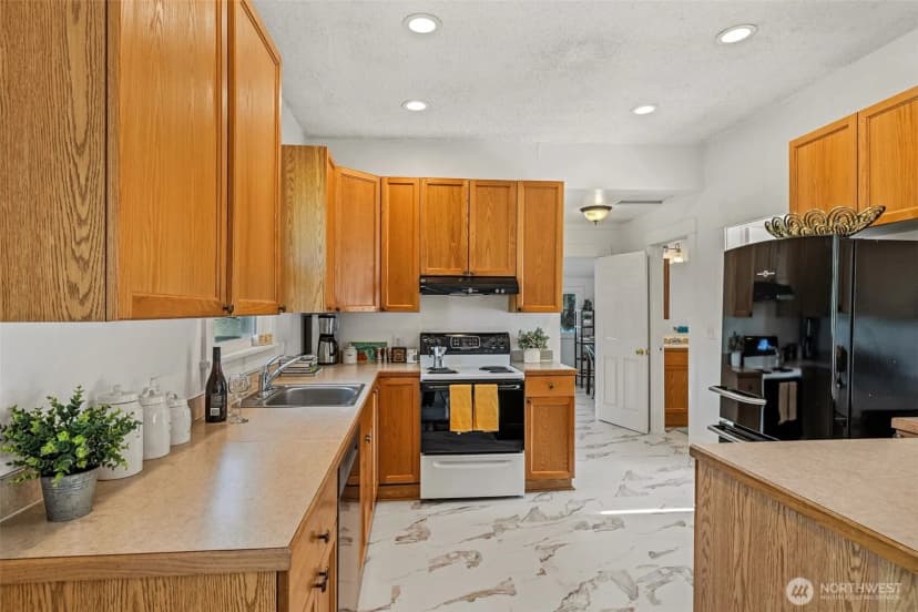 Property photo for 741 S Henderson Street, Seattle photo 11