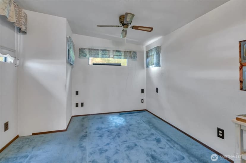 Property photo for 6614 156th Avenue Sw, Longbranch photo 16