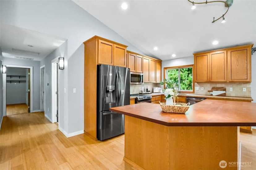 Property photo for 5827 176th Drive Se, Snohomish photo 8