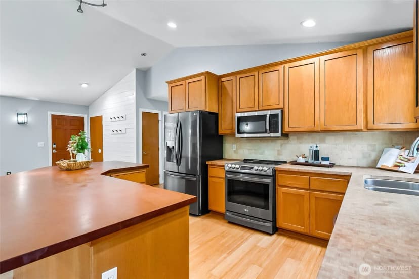 Property photo for 5827 176th Drive Se, Snohomish photo 6