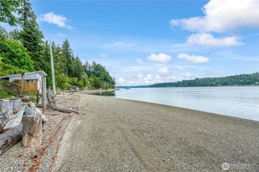 Property photo for 415 E Herron Boulevard Nw, Lakebay photo 14
