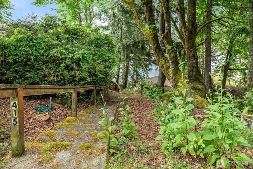 Property photo for 415 E Herron Boulevard Nw, Lakebay photo 17
