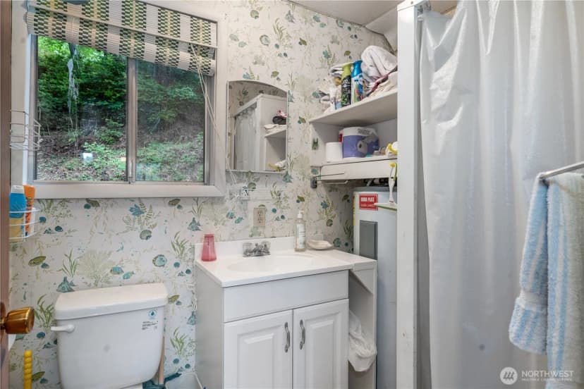 Property photo for 415 E Herron Boulevard Nw, Lakebay photo 13