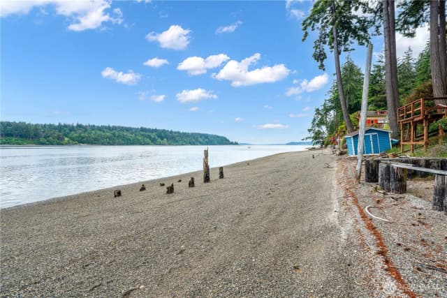Property photo for 415 E Herron Boulevard Nw, Lakebay