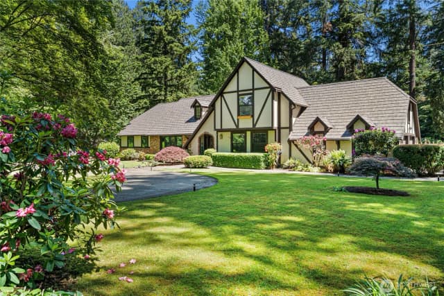 Property photo for 11303 Tower Road Sw, Lakewood