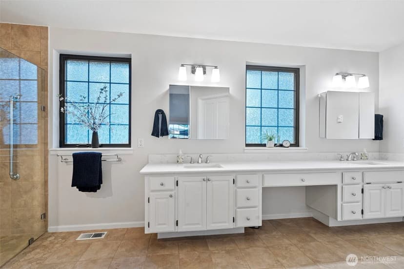Property photo for 11303 Tower Road Sw, Lakewood photo 21