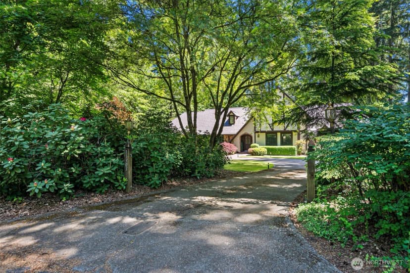 Property photo for 11303 Tower Road Sw, Lakewood photo 2