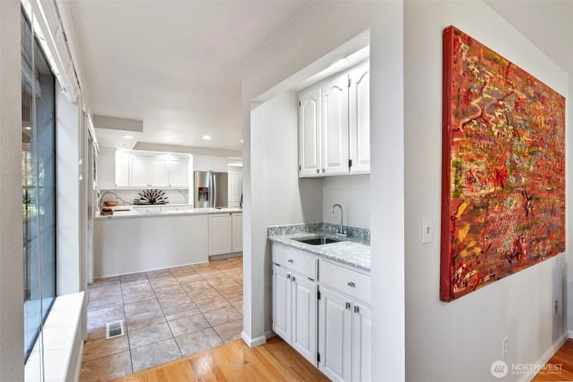 Property photo for 11303 Tower Road Sw, Lakewood photo 10