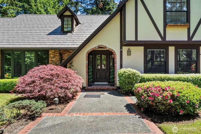 Property photo for 11303 Tower Road Sw, Lakewood photo 6