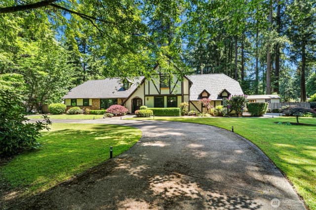 Property photo for 11303 Tower Road Sw, Lakewood photo 3