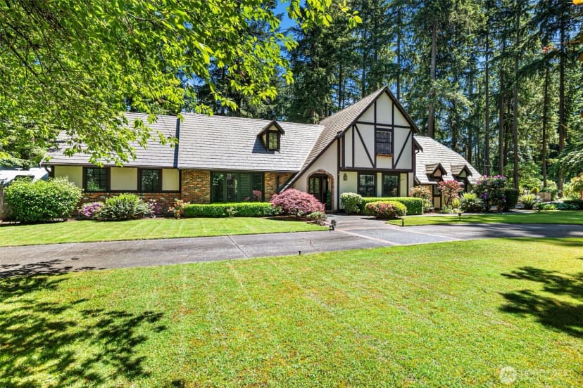 Property photo for 11303 Tower Road Sw, Lakewood photo 5