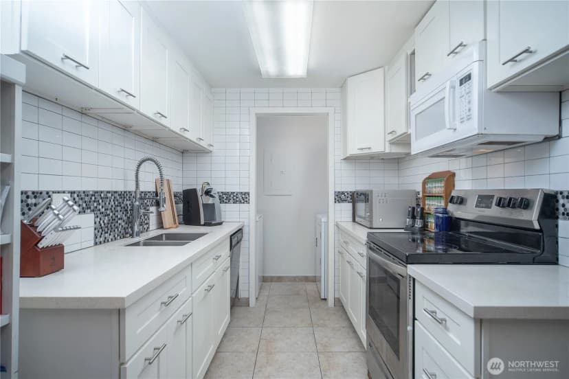 Property photo for 16817 Larch Way #d206, Lynnwood photo 3