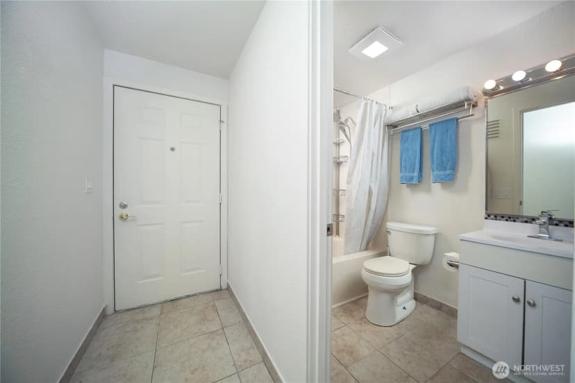 Property photo for 16817 Larch Way #d206, Lynnwood photo 8