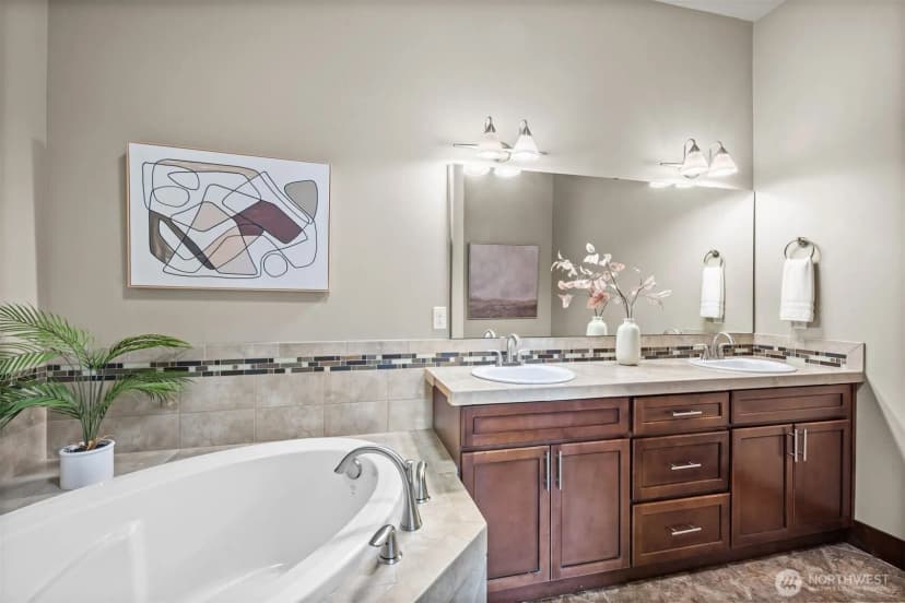 Property photo for 4005 Ne 3rd Place #e, Renton photo 12