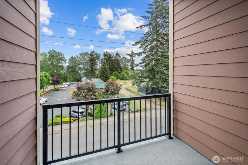 Property photo for 4005 Ne 3rd Place #e, Renton photo 25