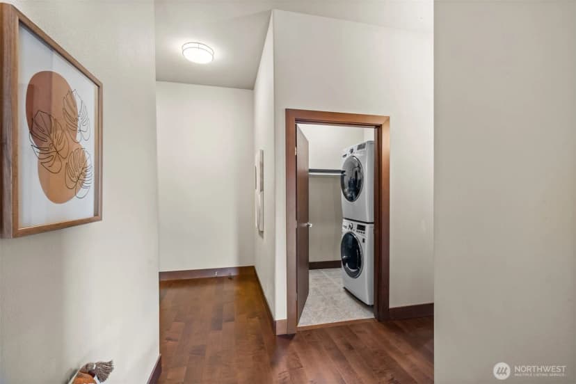 Property photo for 4005 Ne 3rd Place #e, Renton photo 19