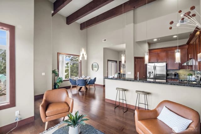 Property photo for 4005 Ne 3rd Place #e, Renton photo 3