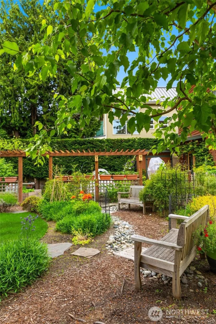 Property photo for 565 Ericksen Avenue Ne, Bainbridge Island photo 28