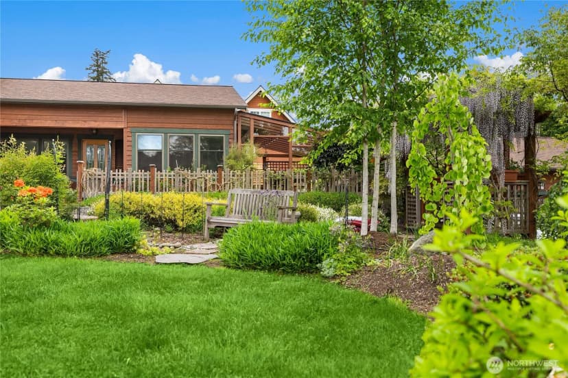 Property photo for 565 Ericksen Avenue Ne, Bainbridge Island photo 27