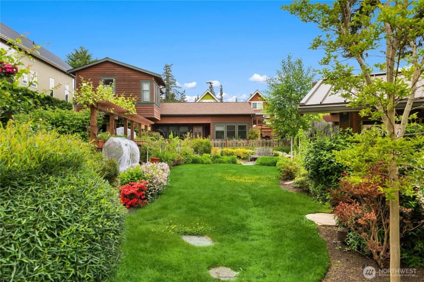 Property photo for 565 Ericksen Avenue Ne, Bainbridge Island photo 24