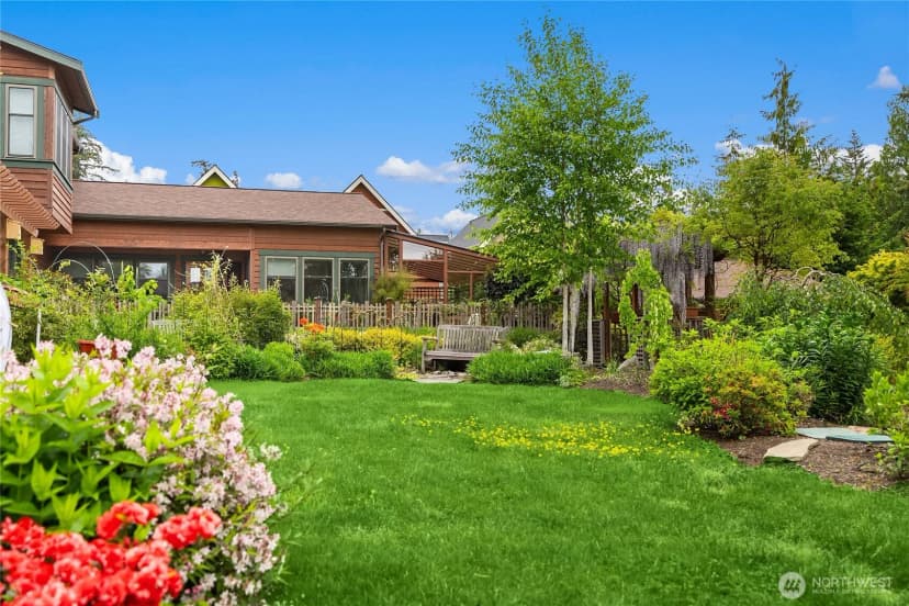 Property photo for 565 Ericksen Avenue Ne, Bainbridge Island photo 26