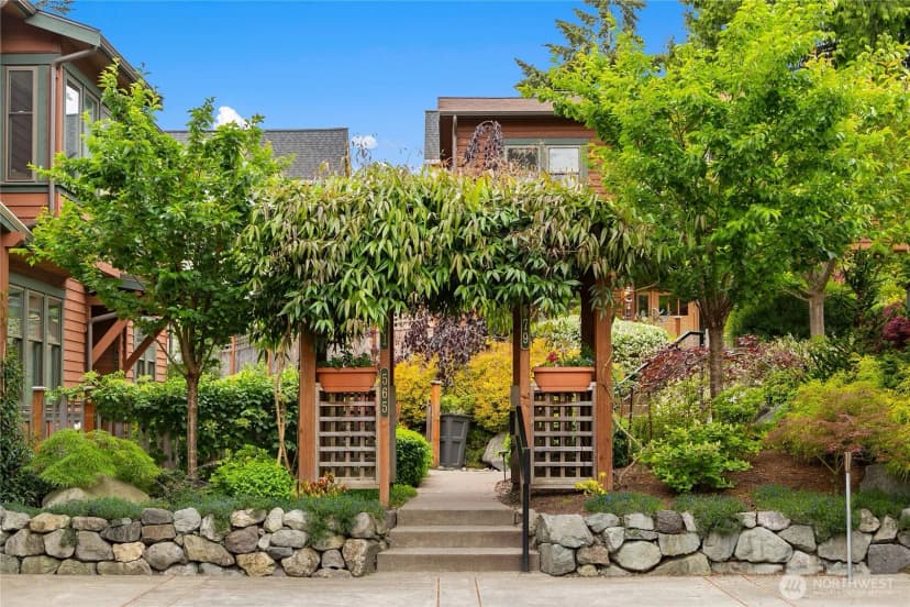 Property photo for 565 Ericksen Avenue Ne, Bainbridge Island photo 3